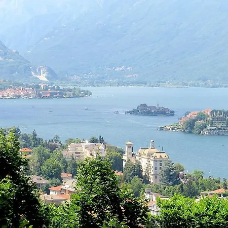 Kenya Daire Stresa